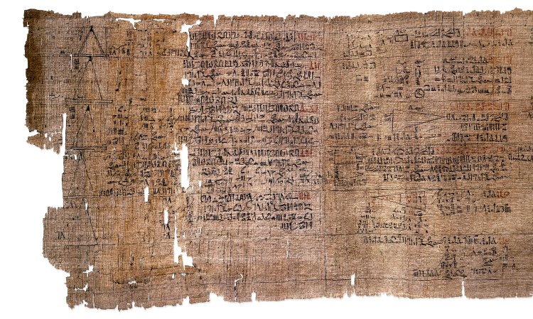 Papyrus Rhind avec calculs mathématiques égyptiens et fractions unitaires